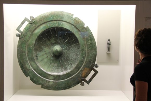 bronze-krater-of-Vix-2.jpeg
