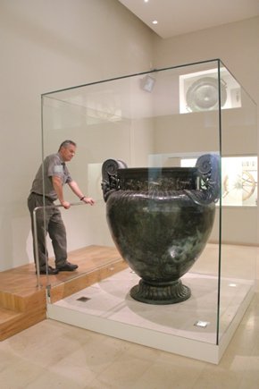 bronze-krater-of-Vix-1-(1).jpeg